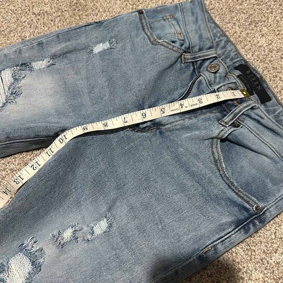 Destructed skinny jean - Picture 2 of 6